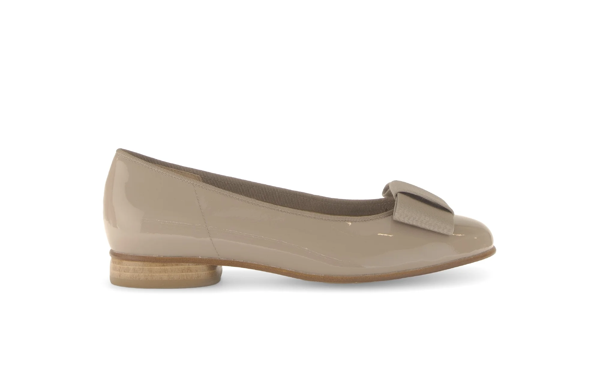 Ballerines beiges en combinaison cuirs