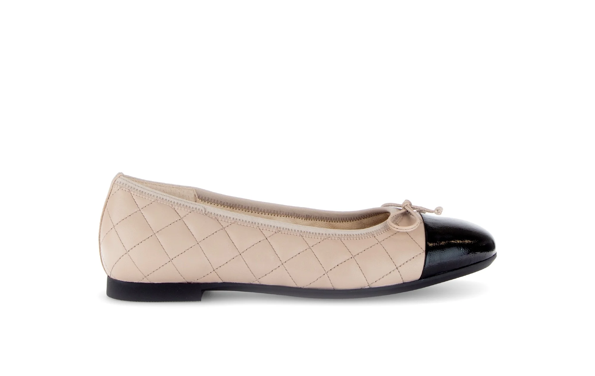 Ballerine beige matelassée bout vernis noir