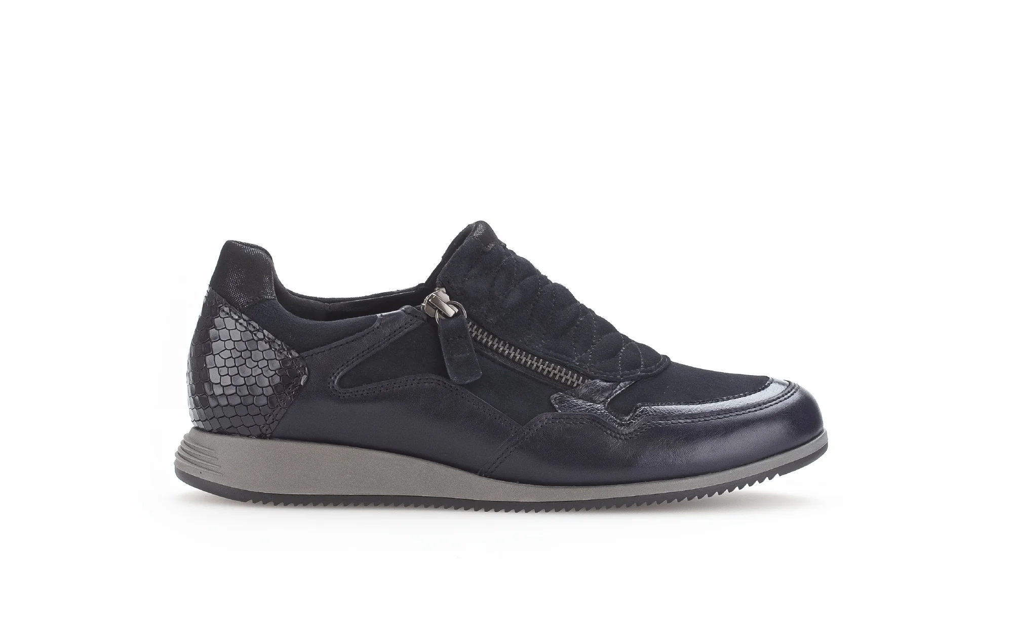 Baskets bleu marine en combinaison cuirs