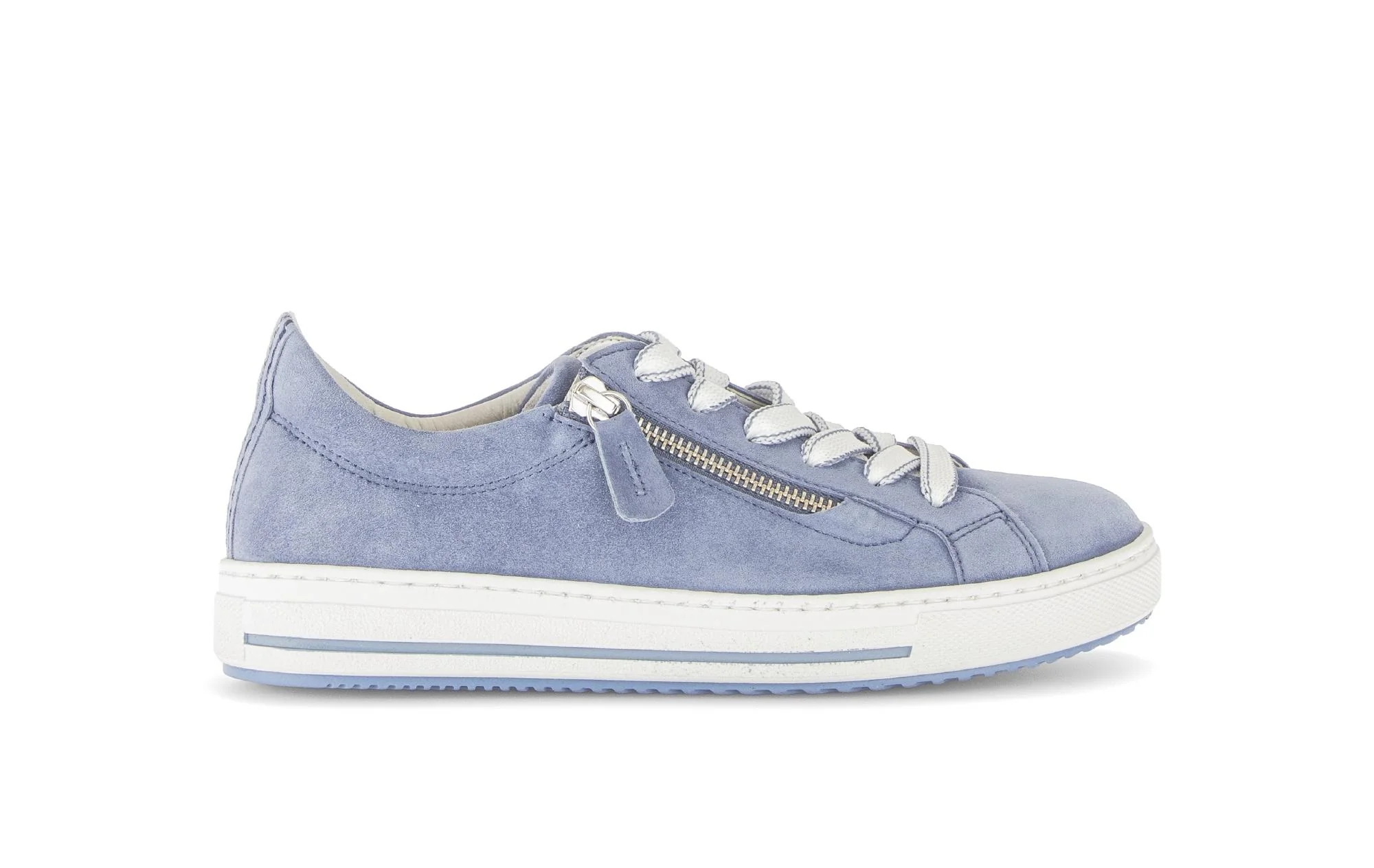 Baskets bleues en nubuck