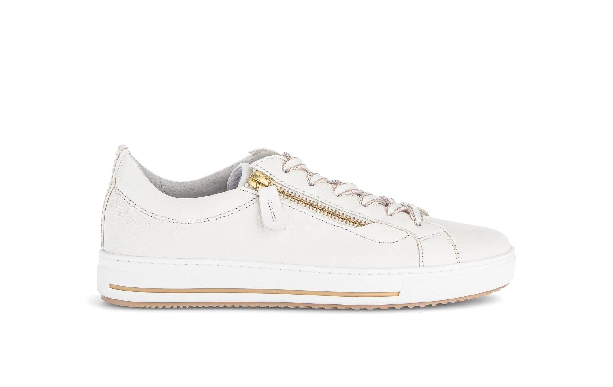 Baskets crème en cuir