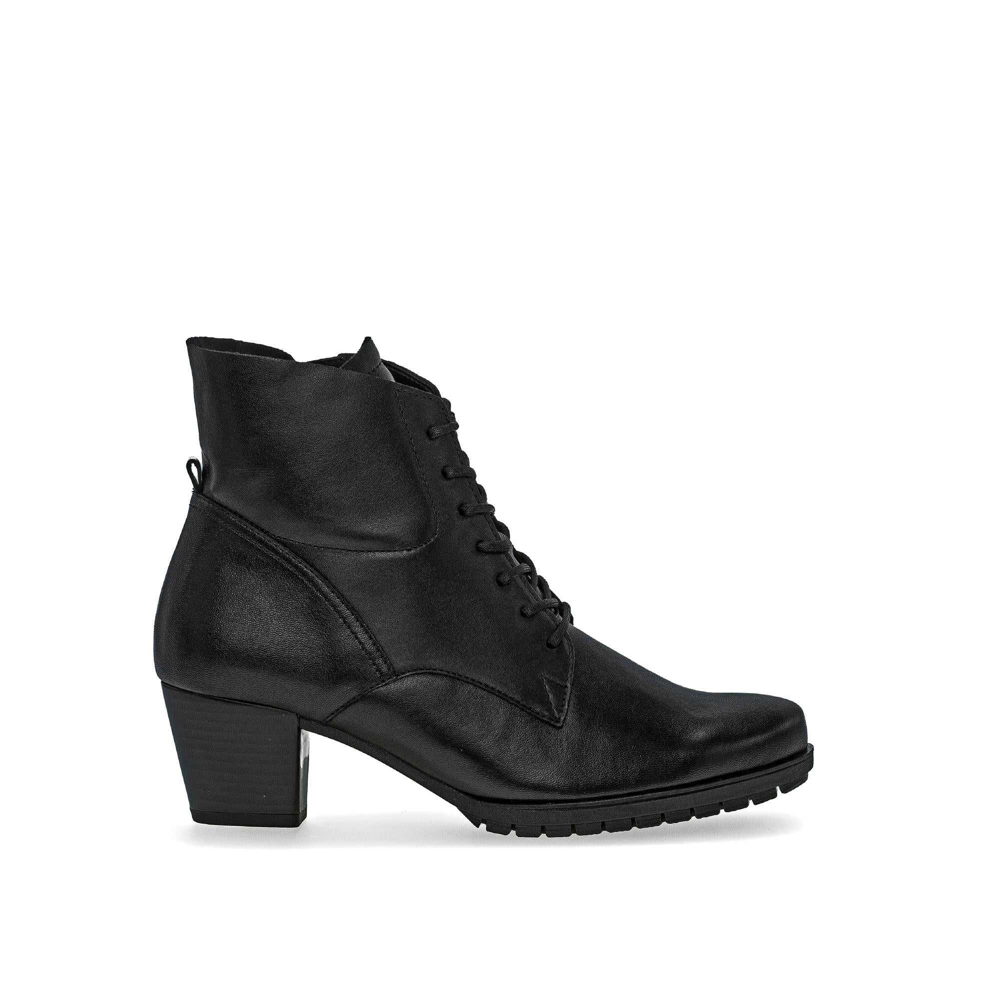 Bottines noires en cuir lisse