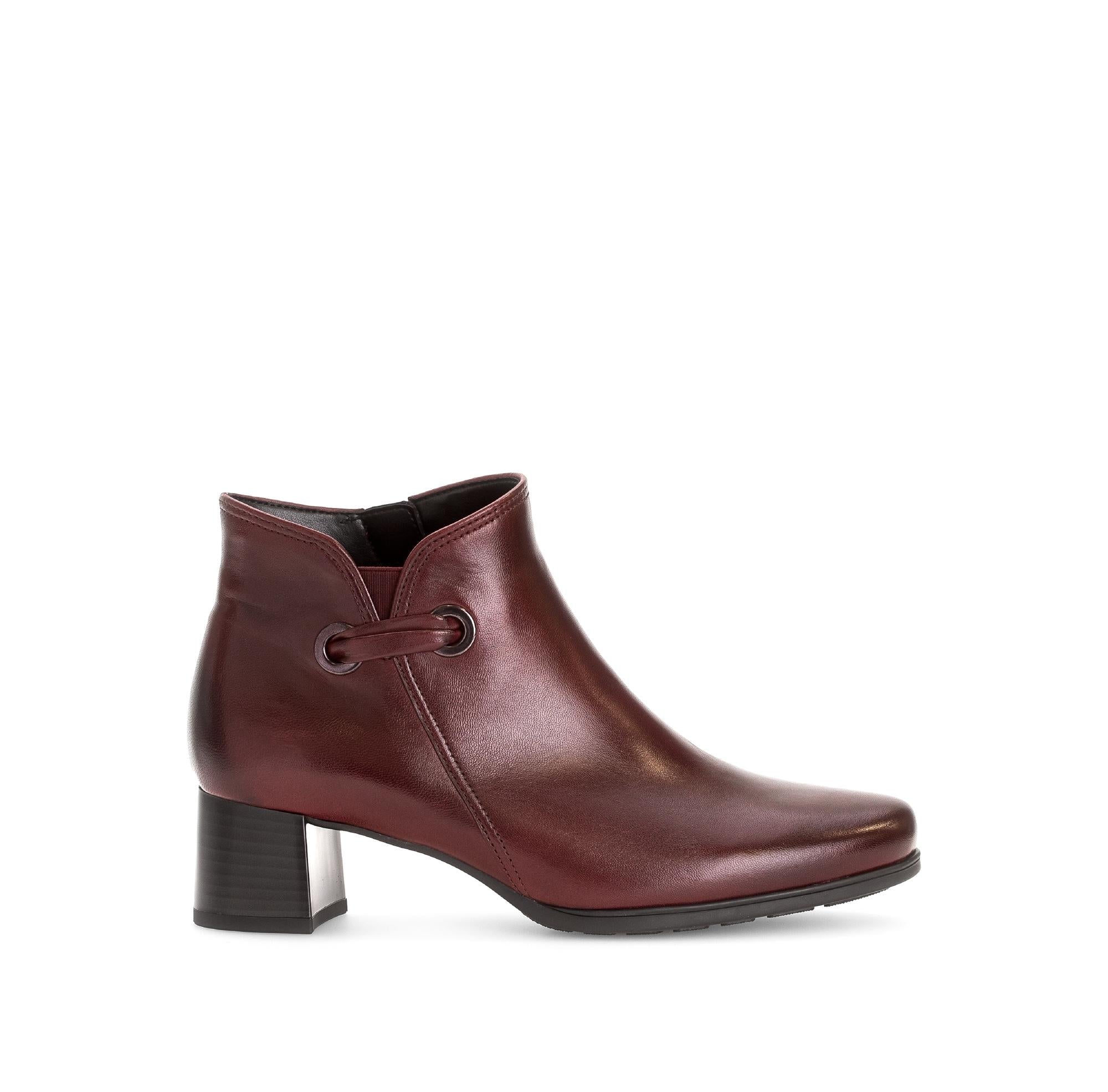 Bottines bordeaux en cuir lisse