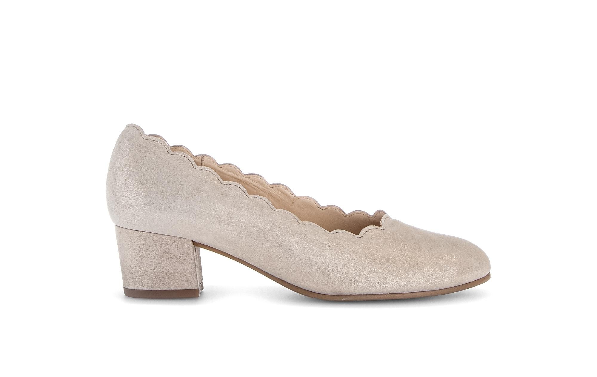 Escarpins beiges en nubuck irisé