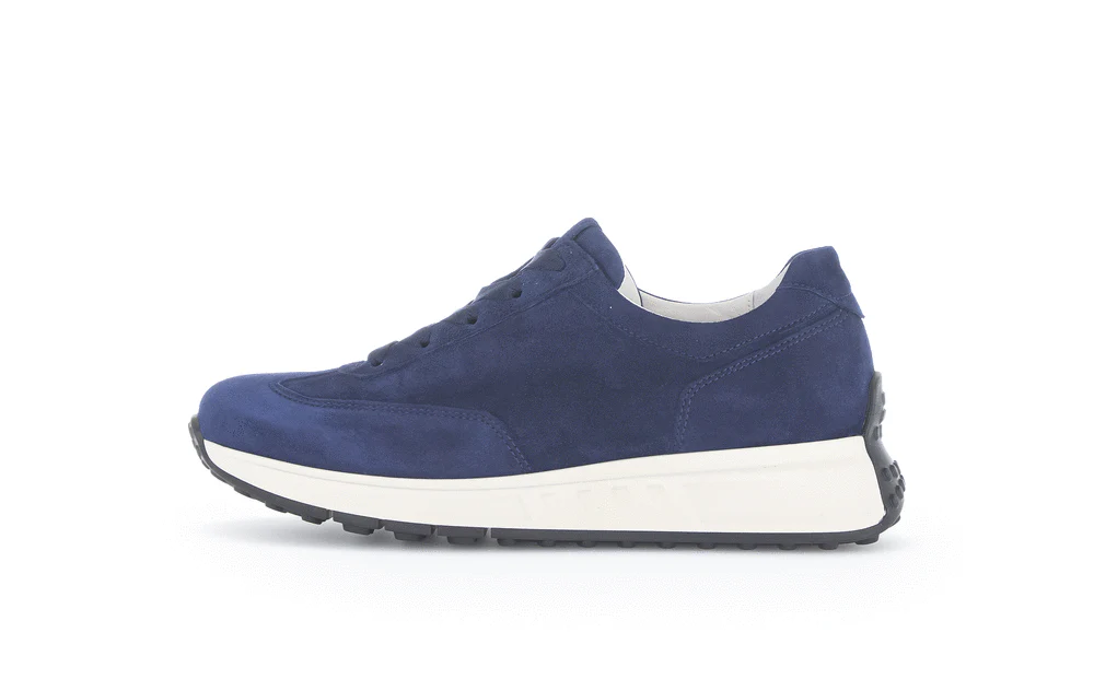 Sneakers marine en suède - Image 2